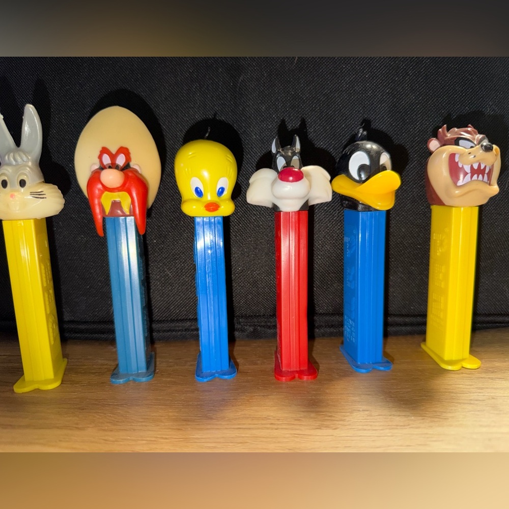 Looney Tunes PEZ Dispenser Set - VINTAGE classics
